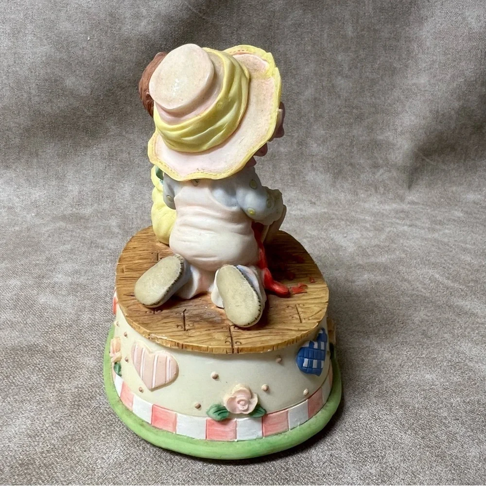 Vintage Wal-Mart music box Plays Let Me Call You Sweetheart